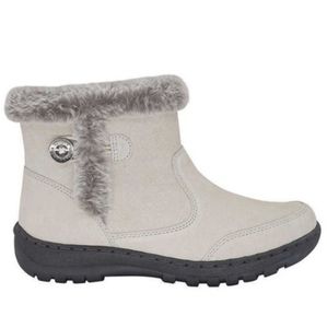 Khumbu faux fur lined leather boot( sticker still on. New !